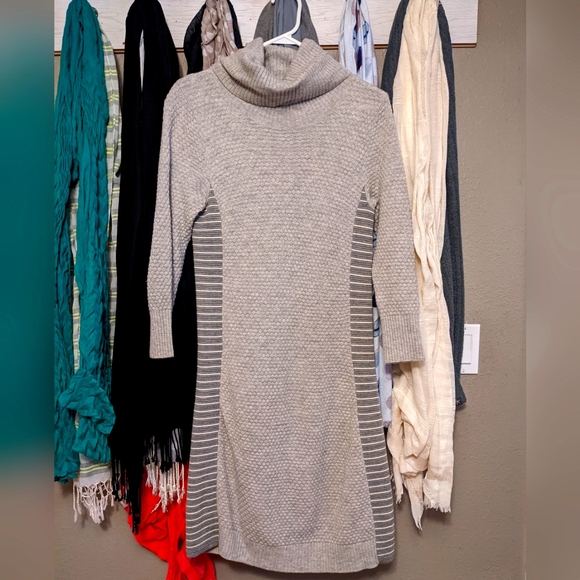Athleta Spotlight Merino Wool Knit Sweater Dress M - Picture 2 of 10